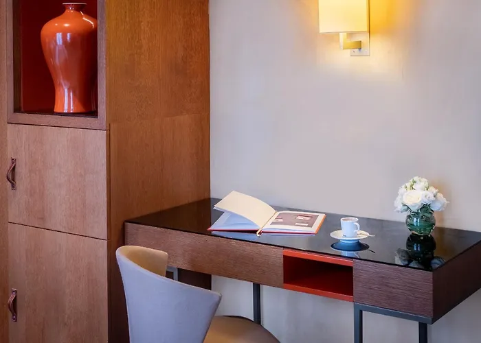 De La Bourdonnais Hotel