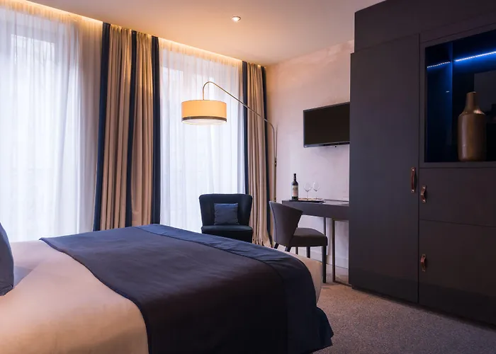 De La Bourdonnais 4*