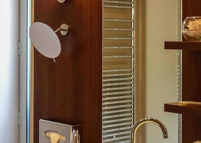 De La Bourdonnais Paris