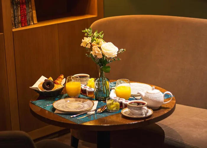 De La Bourdonnais Hotel