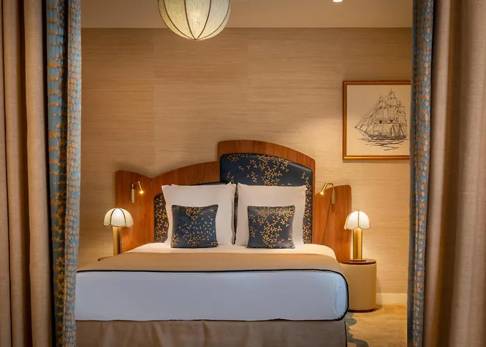 De La Bourdonnais 4*