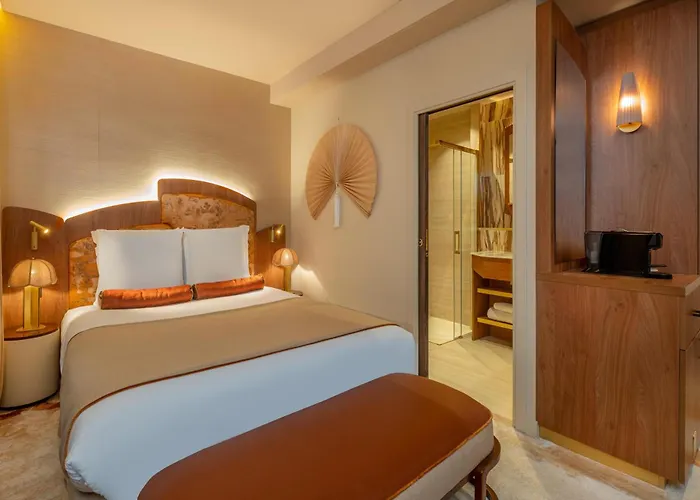 Hotel De La Bourdonnais 4*