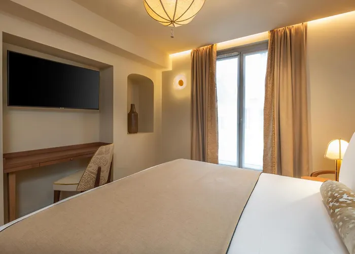 De La Bourdonnais 4*