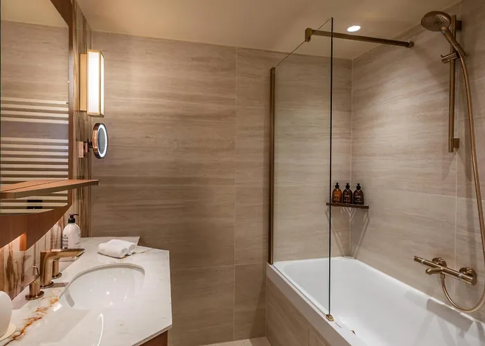 De La Bourdonnais Hotel 4*